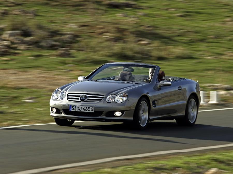  Mercedes-Benz SL500 2006 года  (фото 35 из 40)